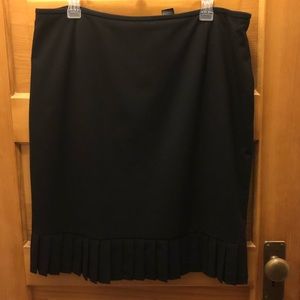 Tahari pencil skirt